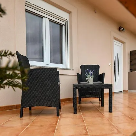 Prázdninový dům House Strenja