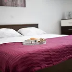 Nyaraló House Strenja *