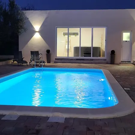 House Strenja Nyaraló